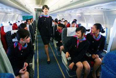 女生可以读重庆航空专业学校安检专业吗