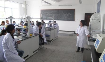 重庆市育才职业教育中心畜牧兽医专业