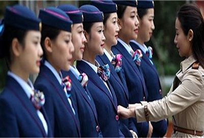 重庆铁路运输学校为学生就业发展护航